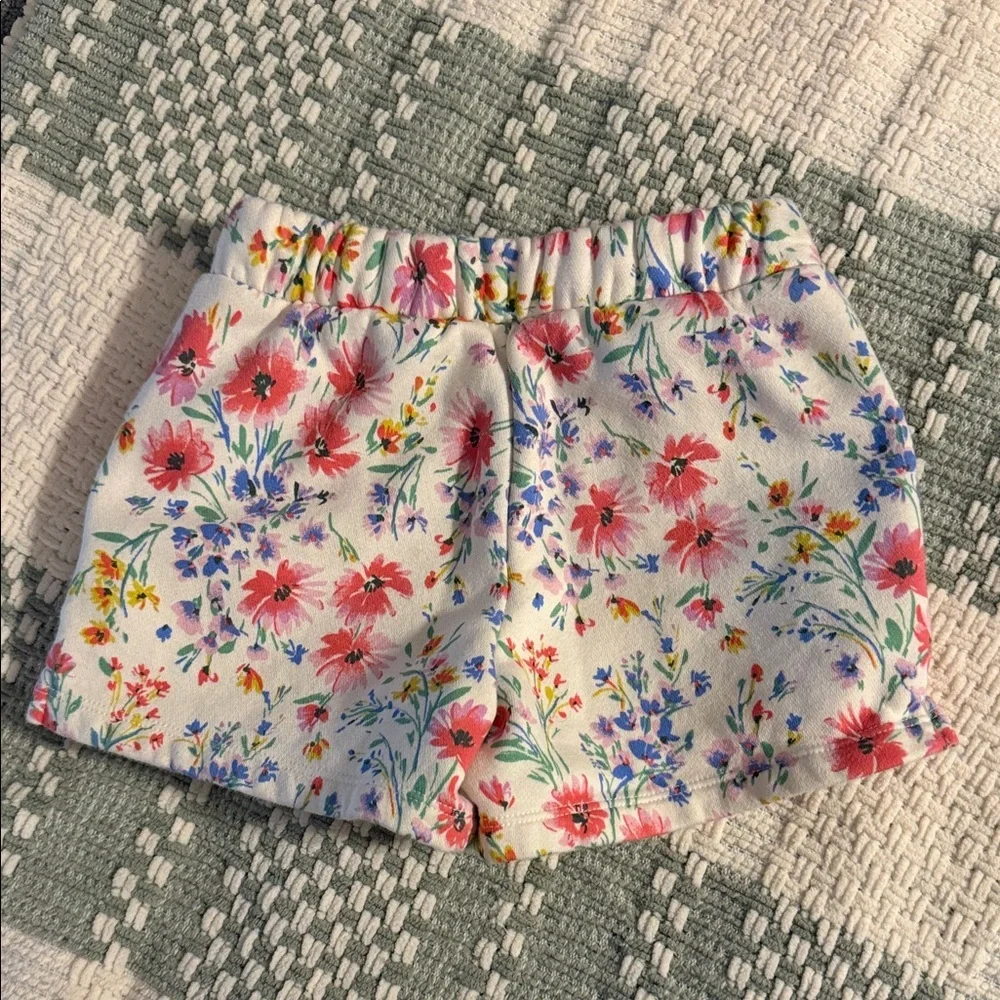 Girls GAP floral sweat shorts 🌸